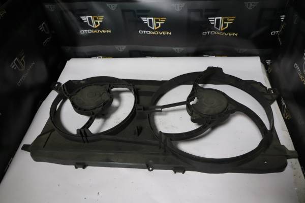 FORD CUSTOM 310 L 155 PS ÇIKMA PARÇA  RADYATÖR DAVLUMBAZI